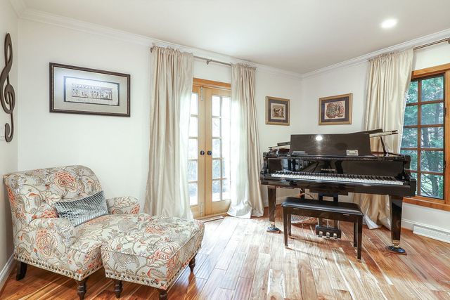 39 Mockingbird Lane, Oak Brook, IL 60523