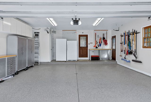 39 Mockingbird Lane, Oak Brook, IL 60523