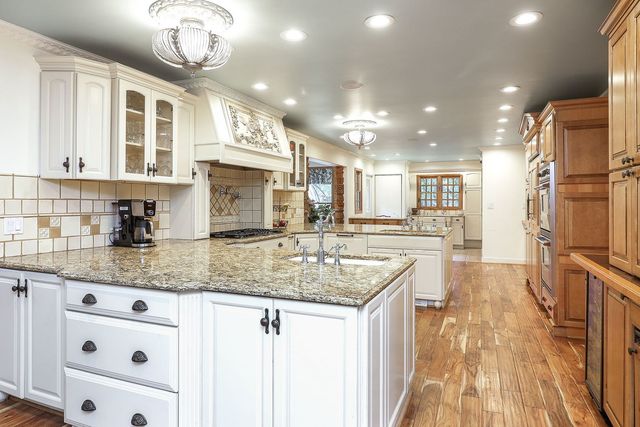 39 Mockingbird Lane, Oak Brook, IL 60523