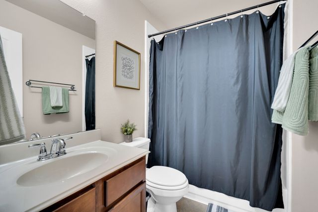 2005 Peony Street, Heartland, TX 75126