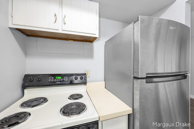 6716 Cascade Road 37, Grand Rapids, MI 49546