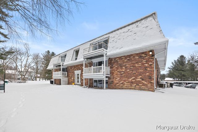 6716 Cascade Road 37, Grand Rapids, MI 49546