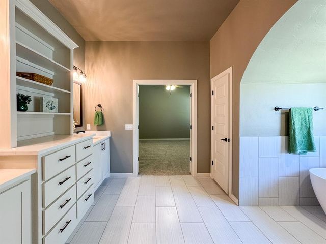 2913 Summit Hollow Circle, Norman, OK 73071