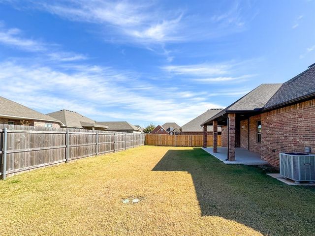 2913 Summit Hollow Circle, Norman, OK 73071