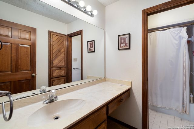 29342 seabiscuit, Fair Oaks Ranch, TX 78015