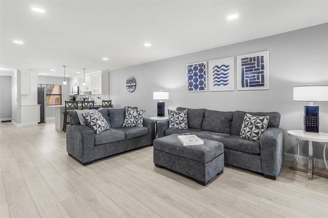 9286 Vista Del Lago, Boca Raton, FL 33428