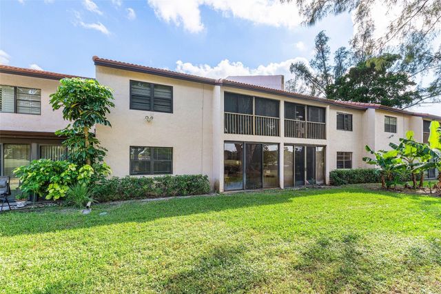 9286 Vista Del Lago, Boca Raton, FL 33428