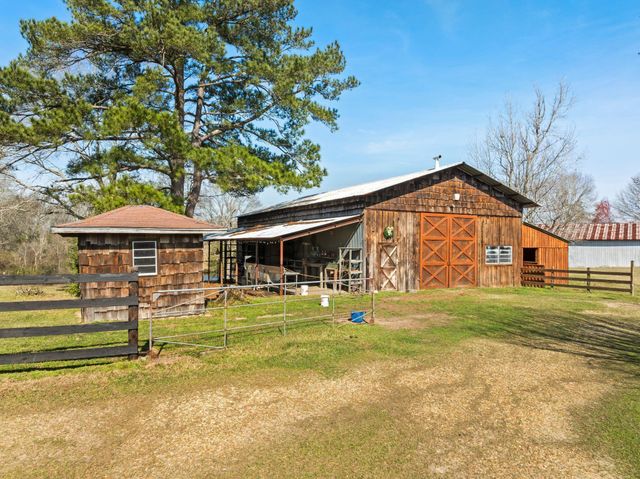 119 Betty Ln., Poplarville, MS 39470