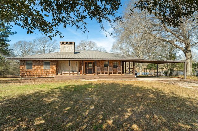 119 Betty Ln., Poplarville, MS 39470