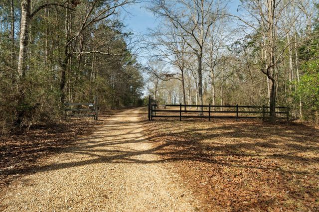 119 Betty Ln., Poplarville, MS 39470