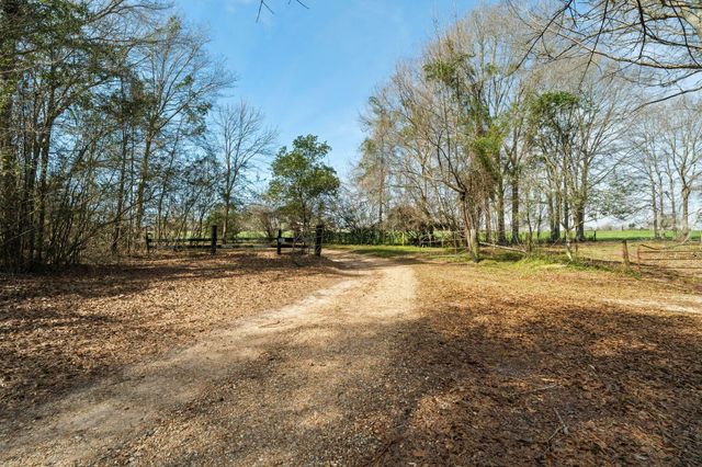 119 Betty Ln., Poplarville, MS 39470