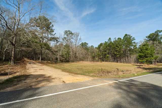 119 Betty Ln., Poplarville, MS 39470