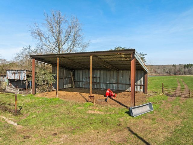 119 Betty Ln., Poplarville, MS 39470