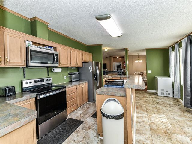 1565 Foxbrook Circle, Lancaster, SC 29720