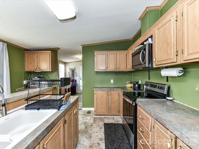 1565 Foxbrook Circle, Lancaster, SC 29720