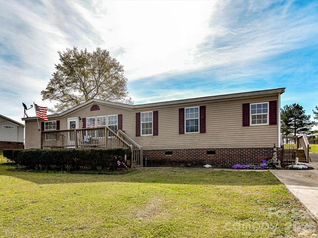 1565 Foxbrook Circle, Lancaster, SC 29720