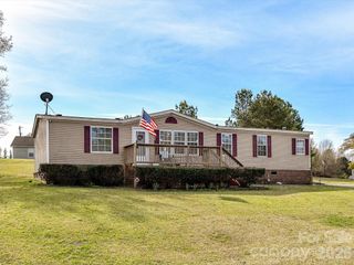 1565 Foxbrook Circle, Lancaster, SC 29720