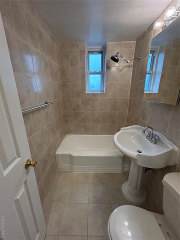 230 Pelham Road 2E, New Rochelle, NY 10805