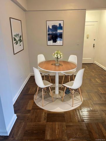 230 Pelham Road 2E, New Rochelle, NY 10805