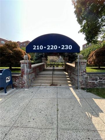 230 Pelham Road 2E, New Rochelle, NY 10805