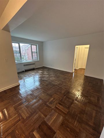 230 Pelham Road 2E, New Rochelle, NY 10805