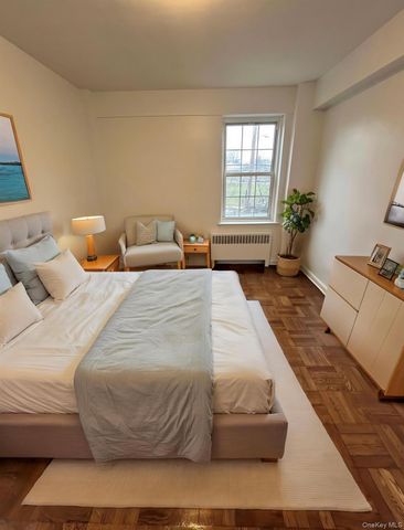 230 Pelham Road 2E, New Rochelle, NY 10805