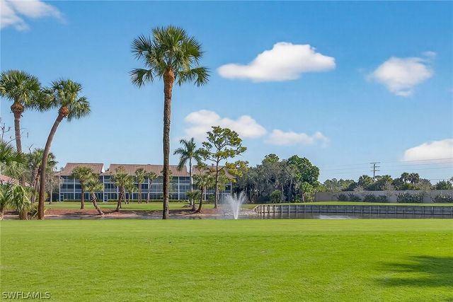 162 Cypress View DR C30, Naples, FL 34113