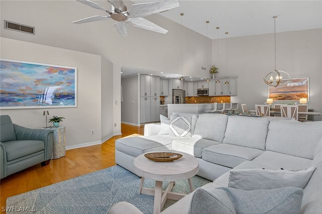 162 Cypress View DR C30, Naples, FL 34113