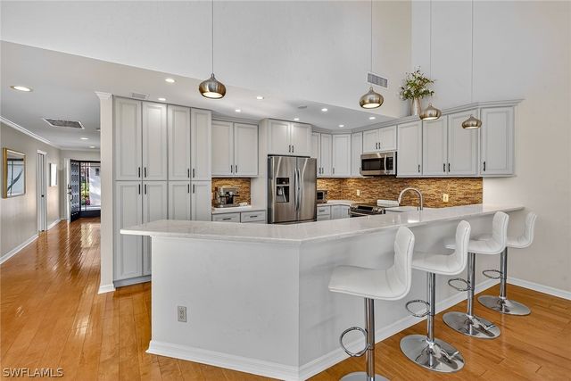 162 Cypress View DR C30, Naples, FL 34113