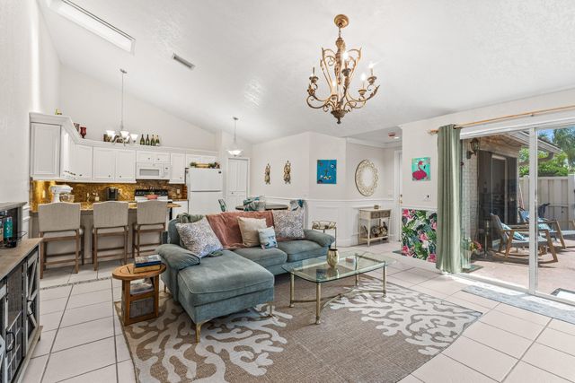 5789 Golden Eagle Circle, Palm Beach Gardens, FL 33418