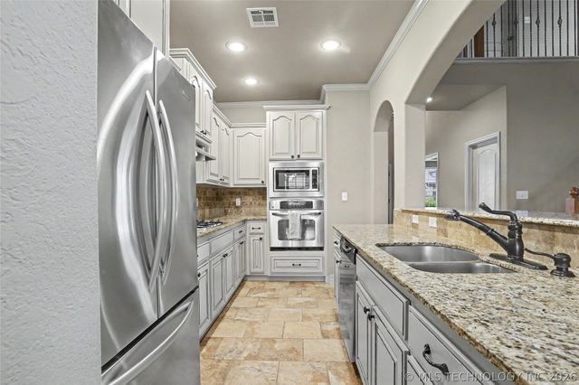 1004 W Elmira Street, Broken Arrow, OK 74012