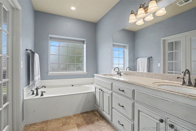 1004 W Elmira Street, Broken Arrow, OK 74012