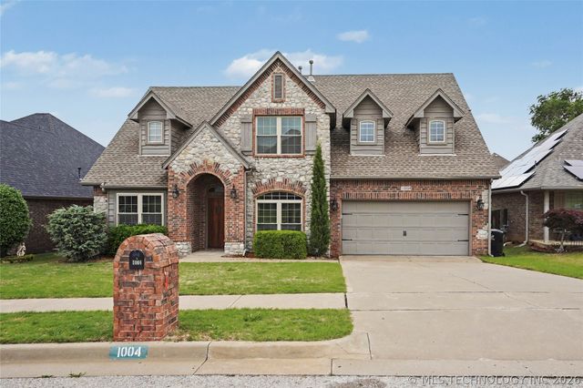 1004 W Elmira Street, Broken Arrow, OK 74012