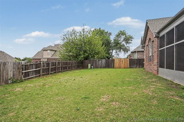 1004 W Elmira Street, Broken Arrow, OK 74012