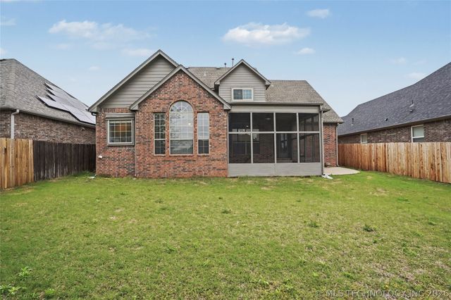 1004 W Elmira Street, Broken Arrow, OK 74012