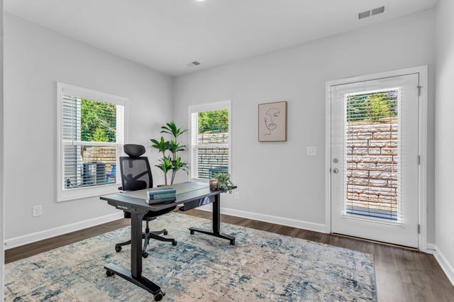 2563 Napa Valley Way, Columbia, TN 38401