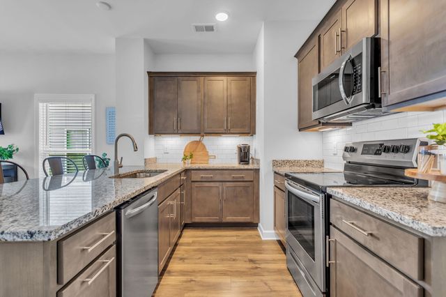 2563 Napa Valley Way, Columbia, TN 38401