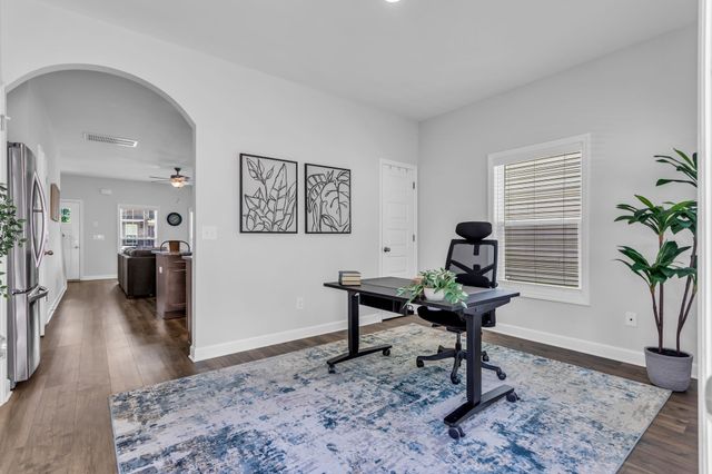 2563 Napa Valley Way, Columbia, TN 38401