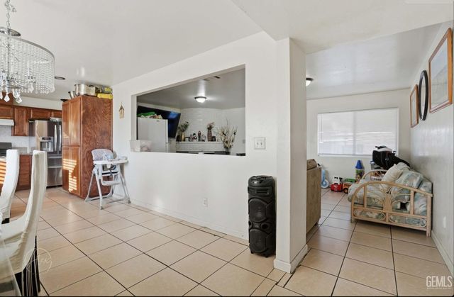 2500 Emerald Street, Bakersfield, CA 93304