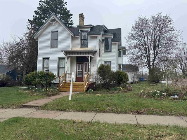 733 5th Street, Baraboo, WI 53913