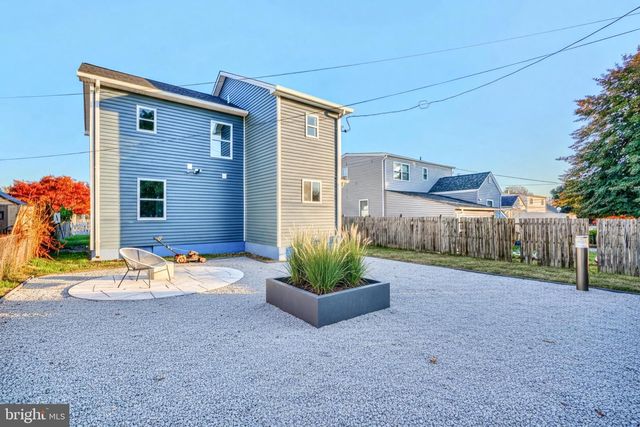 9 AVENAL RD, Essex, MD 21221