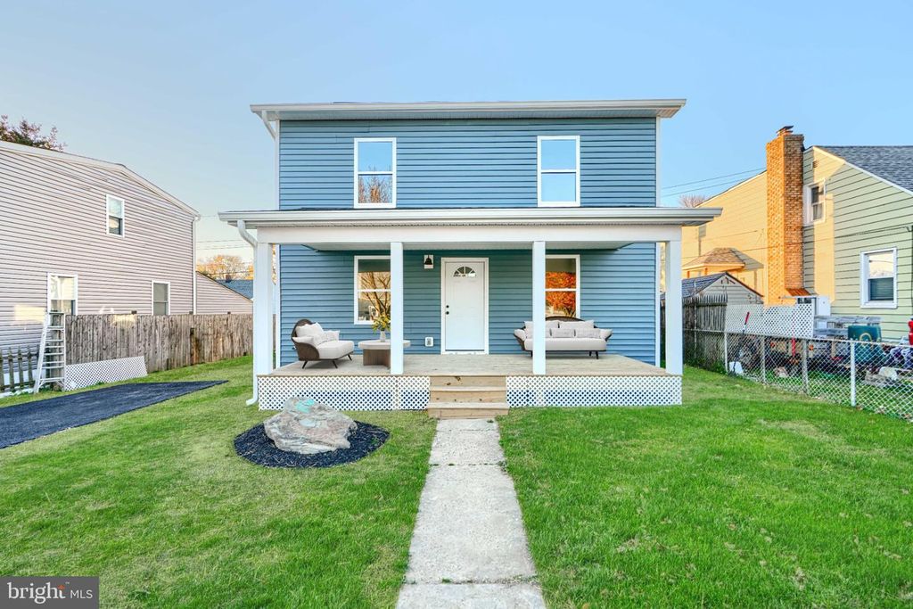 9 AVENAL RD, Essex, MD 21221