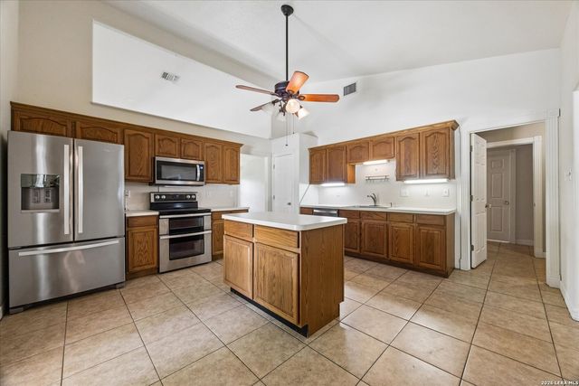1024 TERMINAL LOOP RD, Mcqueeney, TX 78123