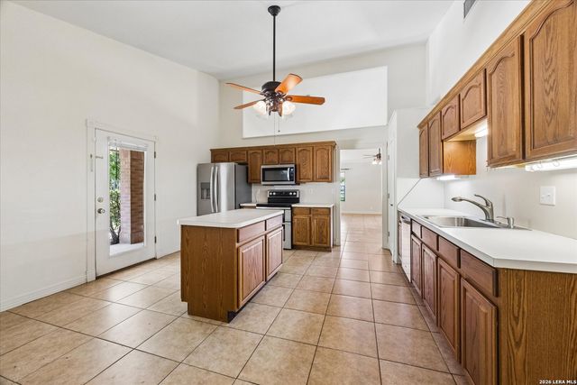 1024 TERMINAL LOOP RD, Mcqueeney, TX 78123