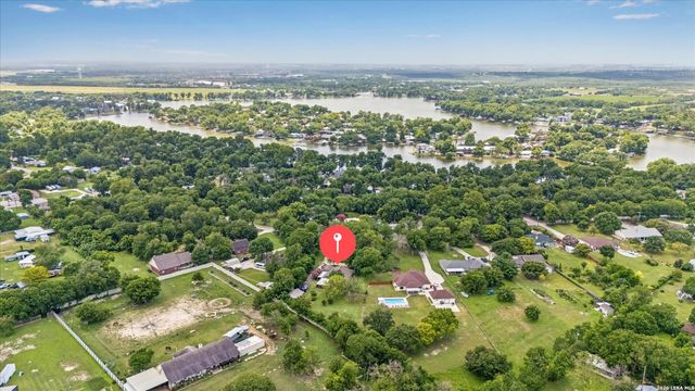 1024 TERMINAL LOOP RD, Mcqueeney, TX 78123