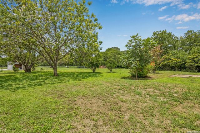 1024 TERMINAL LOOP RD, Mcqueeney, TX 78123