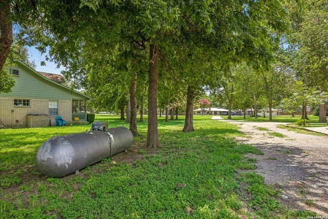 1024 TERMINAL LOOP RD, Mcqueeney, TX 78123