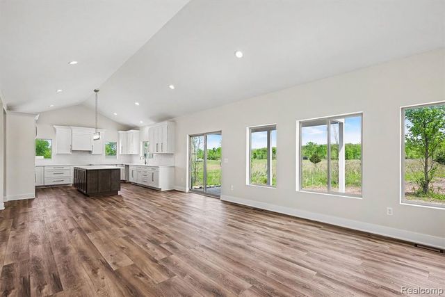 57560 Omo Road, Ray, MI 48096