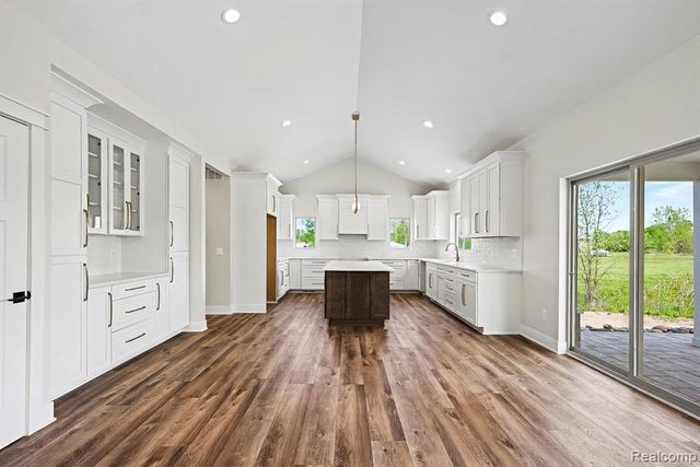 57560 Omo Road, Ray, MI 48096