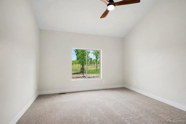 57560 Omo Road, Ray, MI 48096